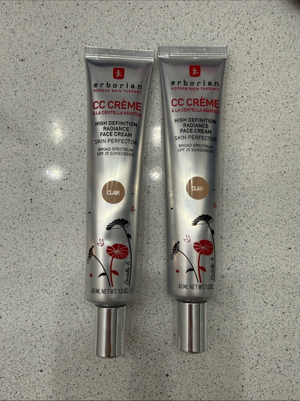 CC Crème High Definition Radiance Face Cream - Clair (Light)